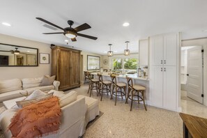 Smart-TV, Bücher, Musikbibliothek