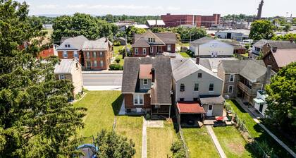 Cheerful 2-bedroom home in the Boro Chambersburg