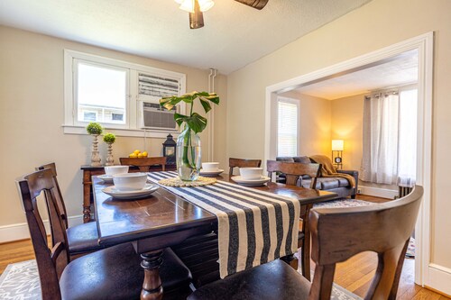 Cheerful 2-bedroom home in the Boro Chambersburg