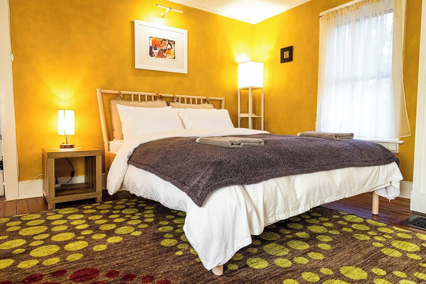 1 habitación, tabla de planchar con plancha, wifi gratis y ropa de cama 