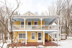 Exterior - Historic Hudson Valley Farmhouse Loft in Stone Ridge Hamlet (Stone Ridge)