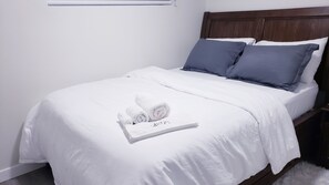 1 chambre, bureau, fer et planche à repasser, accès au Wi-Fi (inclus)