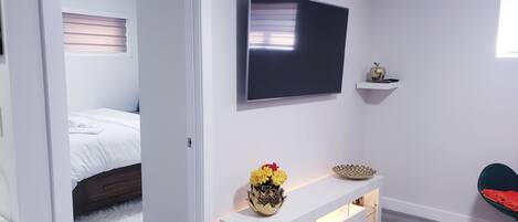 1 dormitorio, escritorio, tabla de planchar con plancha y wifi gratis