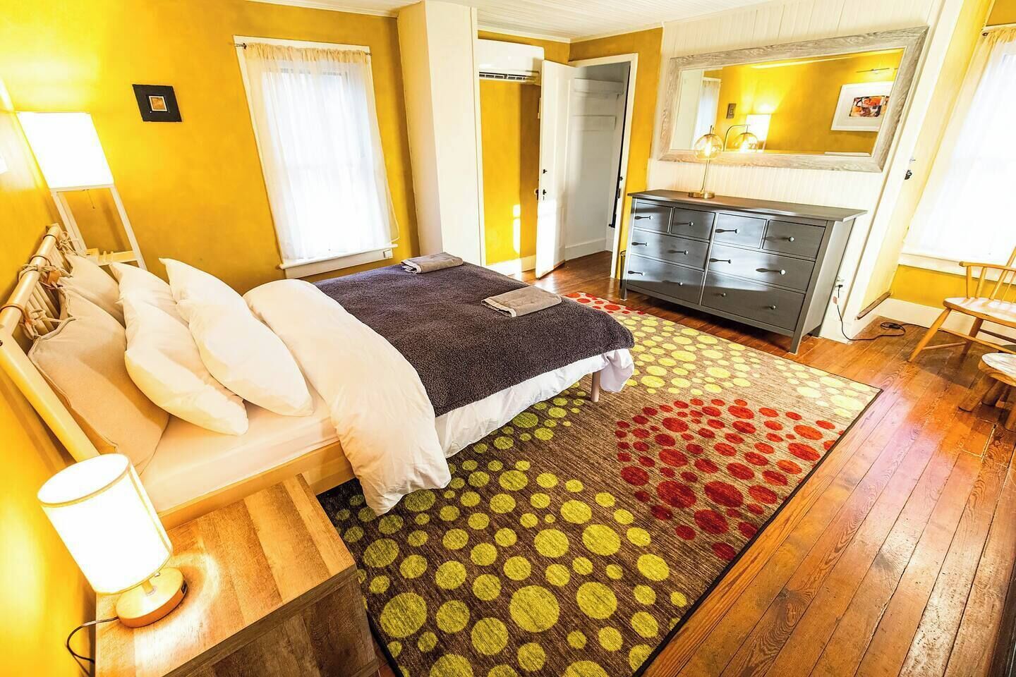 2 quartos, ferros/tábuas de passar roupa, Wi-Fi de cortesia