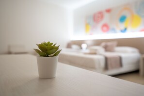 In-room safe, desk, laptop workspace, blackout drapes - Palazzo San Giovanni (Cava de' Tirreni)