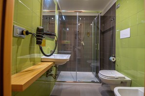 Shower, free toiletries, hair dryer, slippers - Palazzo San Giovanni (Cava de' Tirreni)