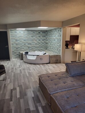 Suite | Private kitchenette