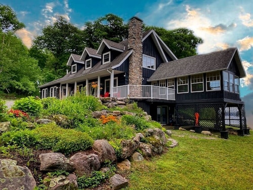 Stillwater Lakehouse • 20 Acre Lakefront • Sandy Beach • Dock • Firepit!