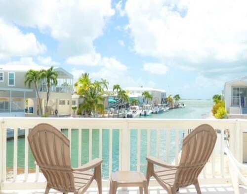 Island Oasis ~ YOUR Paradise awaits in Venture Out Resort!