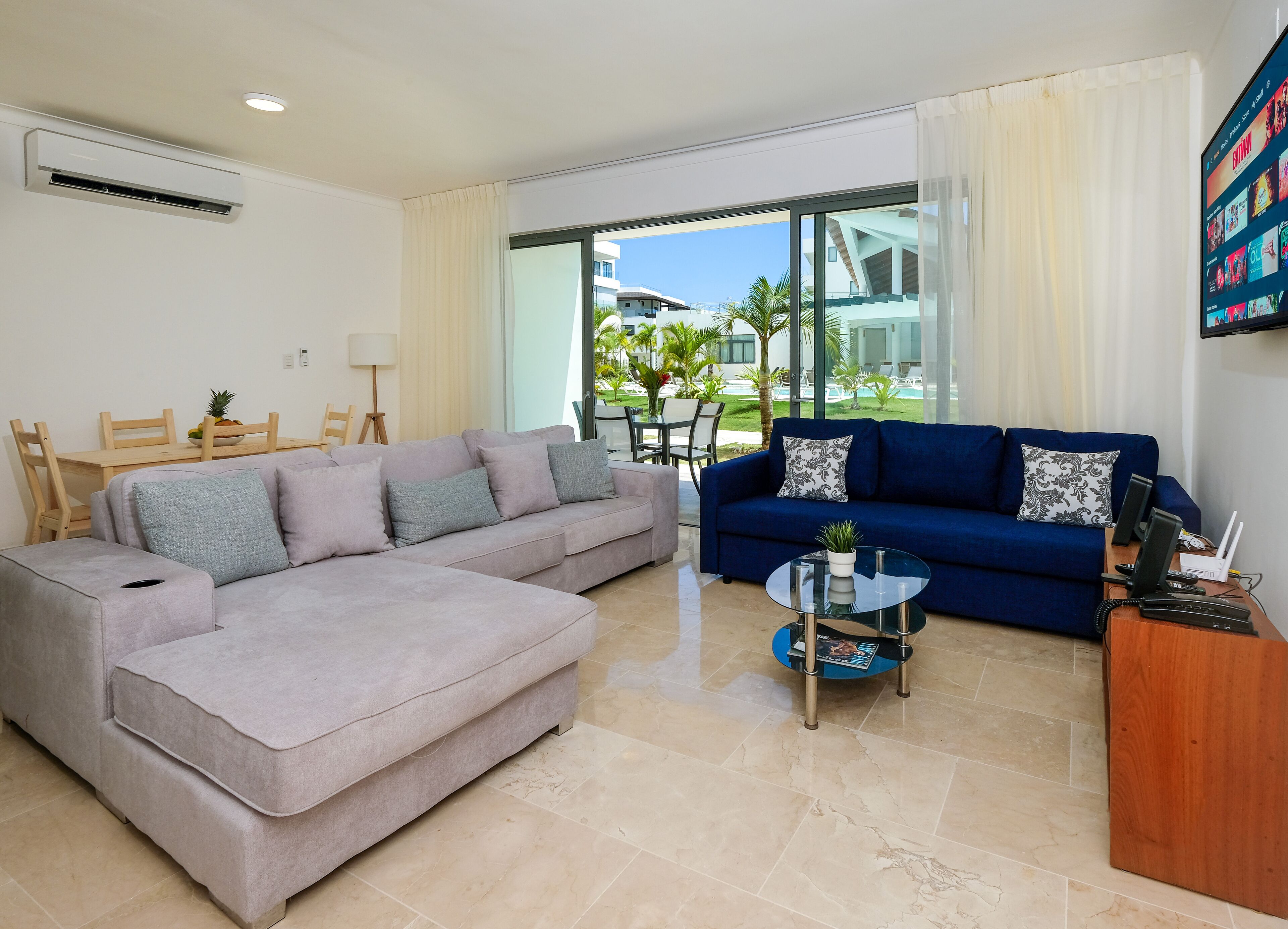 Deluxe Apartment | Living area | 40-inch Smart TV with digital channels, TV