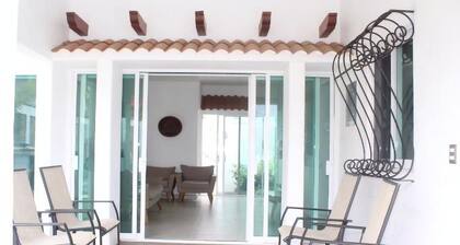 Relaxing Vacation house - 5 min from the beach!