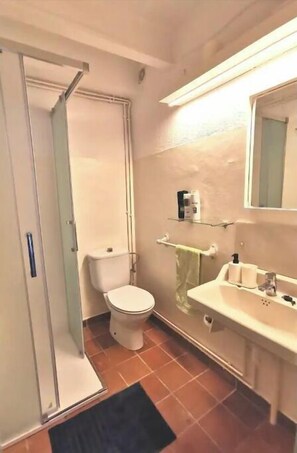 Een bad/douchecombinatie