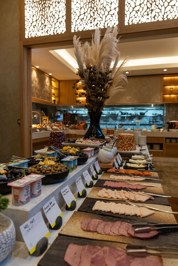 Daily buffet breakfast (EUR 30 per person)