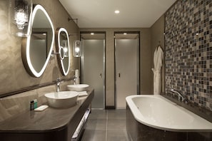 Premium Suite, 1 Bedroom, Balcony | Bathroom | Designer toiletries, hair dryer, bathrobes, slippers