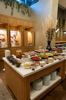 Desayuno buffet todos los días (con cargo)