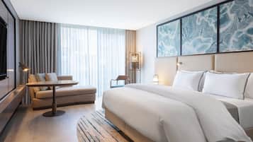 Premium bedding, in-room safe, desk, laptop workspace
