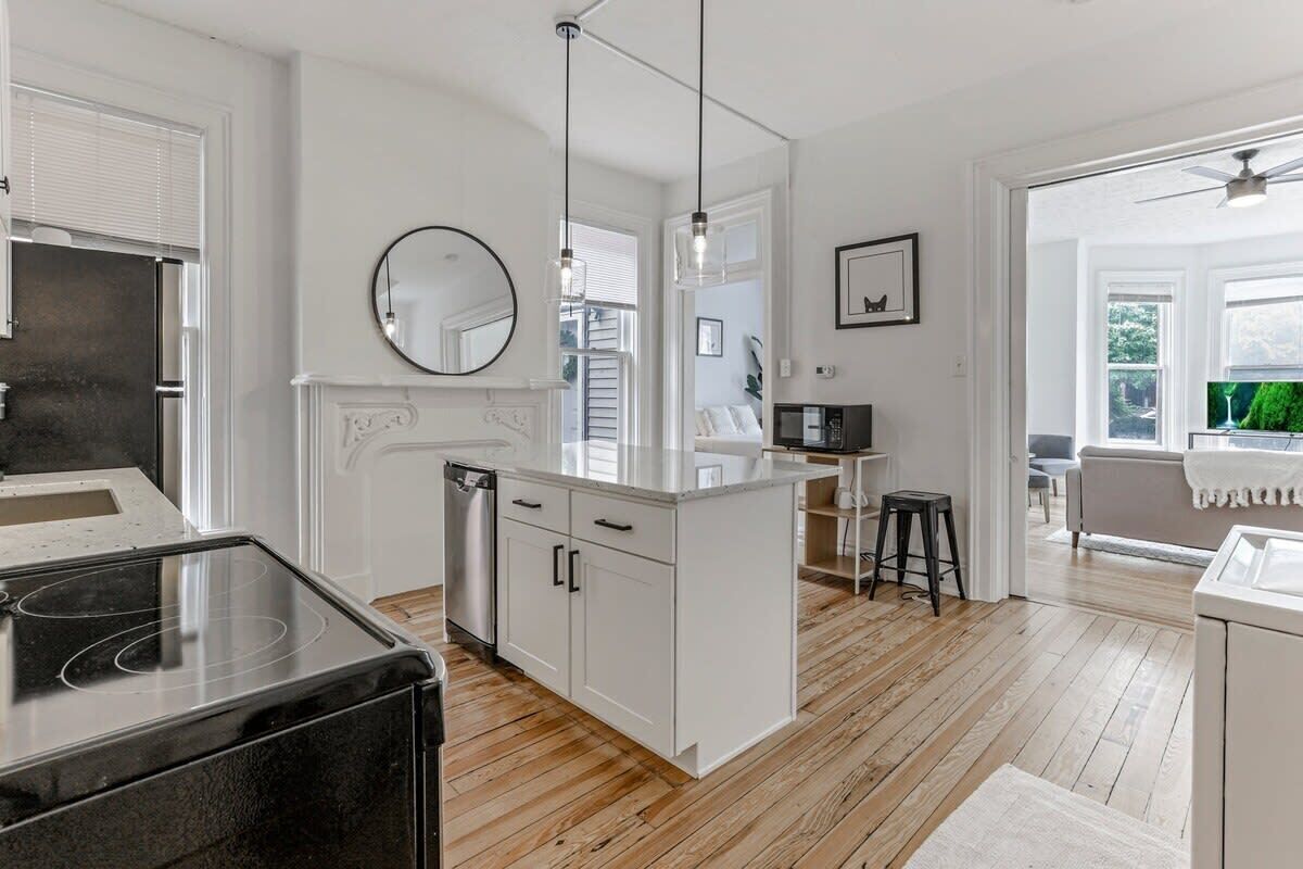 Housepitality - The Short North Getaway