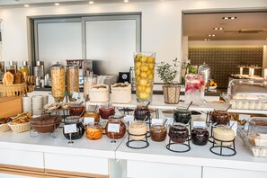 Daily buffet breakfast for a fee - Hotel Stellina Village (Chania)