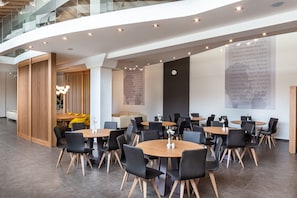 Food court