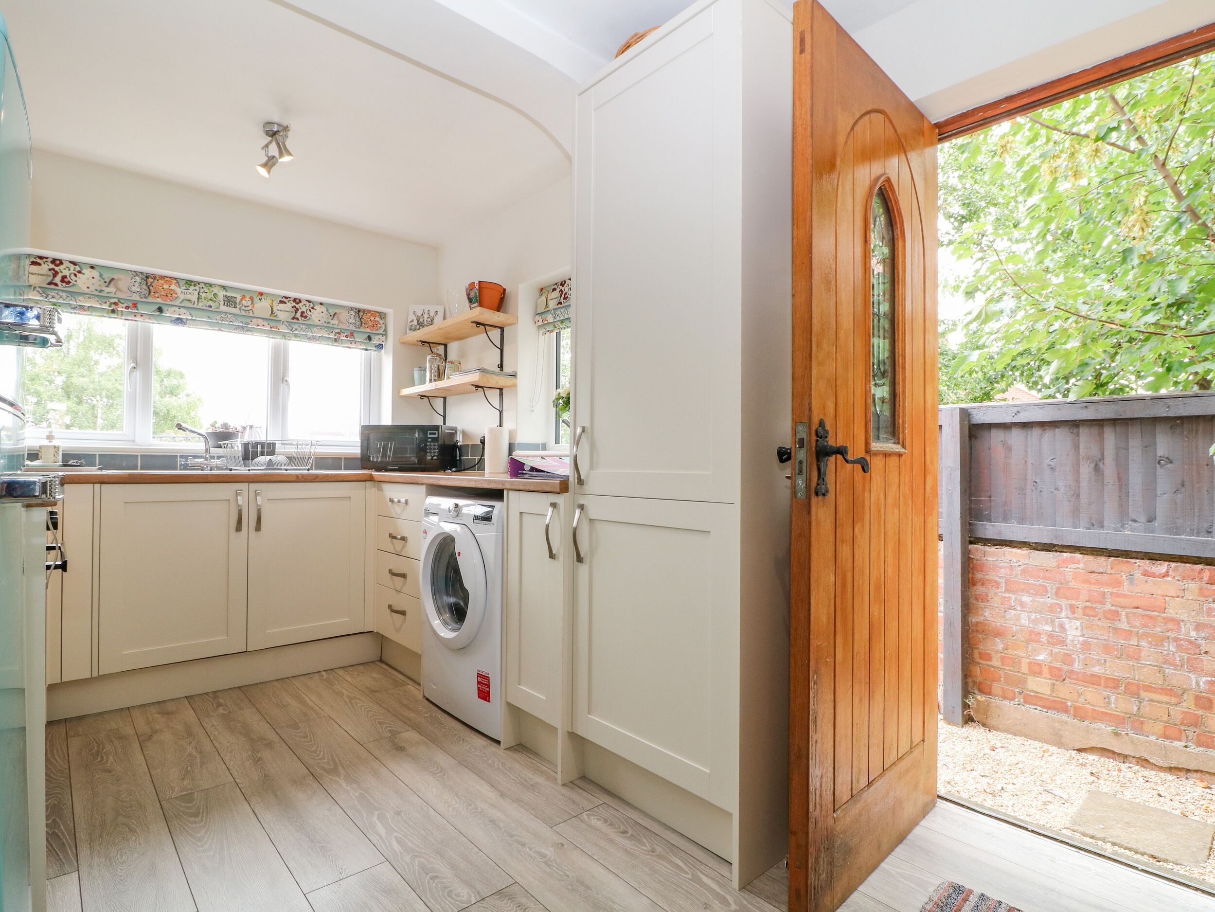 Cookware/dishes/utensils