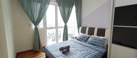 2 bedrooms, iron/ironing board