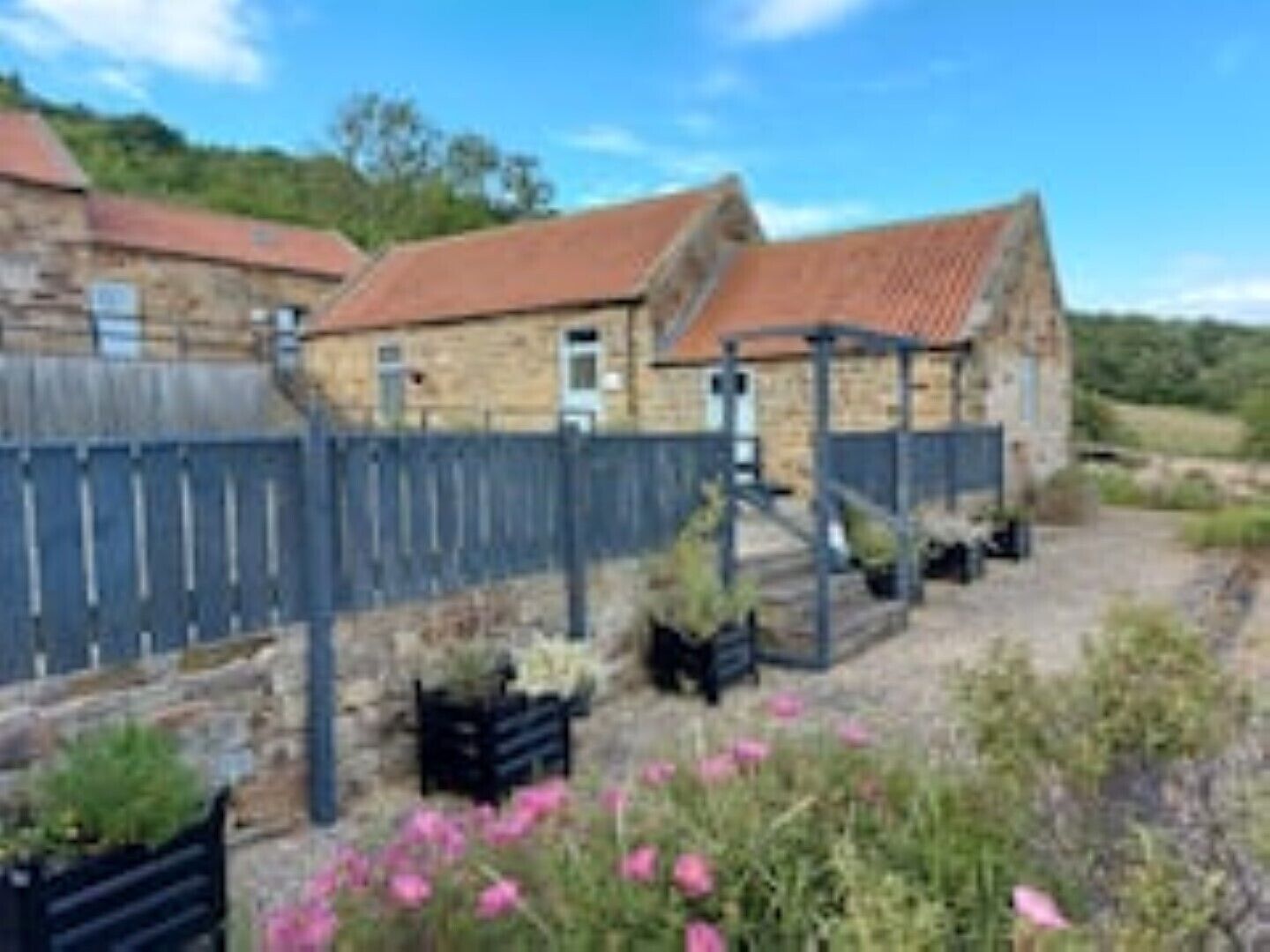 Luddie's Country Cottages - Poppy Cottage