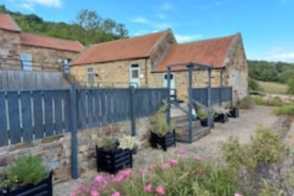Luddie's Country Cottages - Poppy Cottage