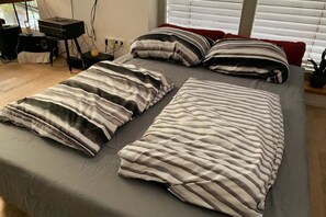 2 Schlafzimmer, Schreibtisch, Bügeleisen/Bügelbrett, kostenloses WLAN