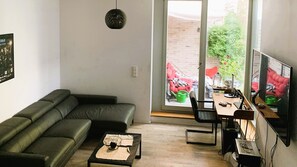 Smart-TV, Videospiele, Bücher, Stereoanlage