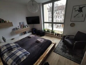 2 chambres, bureau, fer et planche à repasser, accès au Wi-Fi (inclus)