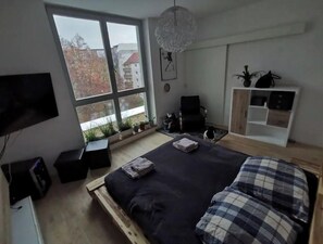 2 chambres, bureau, fer et planche à repasser, accès au Wi-Fi (inclus)