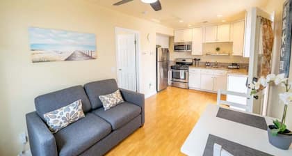 Oceanside Beach Rental - Walk to the Boardwalk!