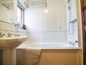 Shower - Apt 1 44/45 Coombe Street (Lyme Regis)