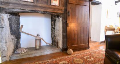 Apt 1 44/45 Coombe Street