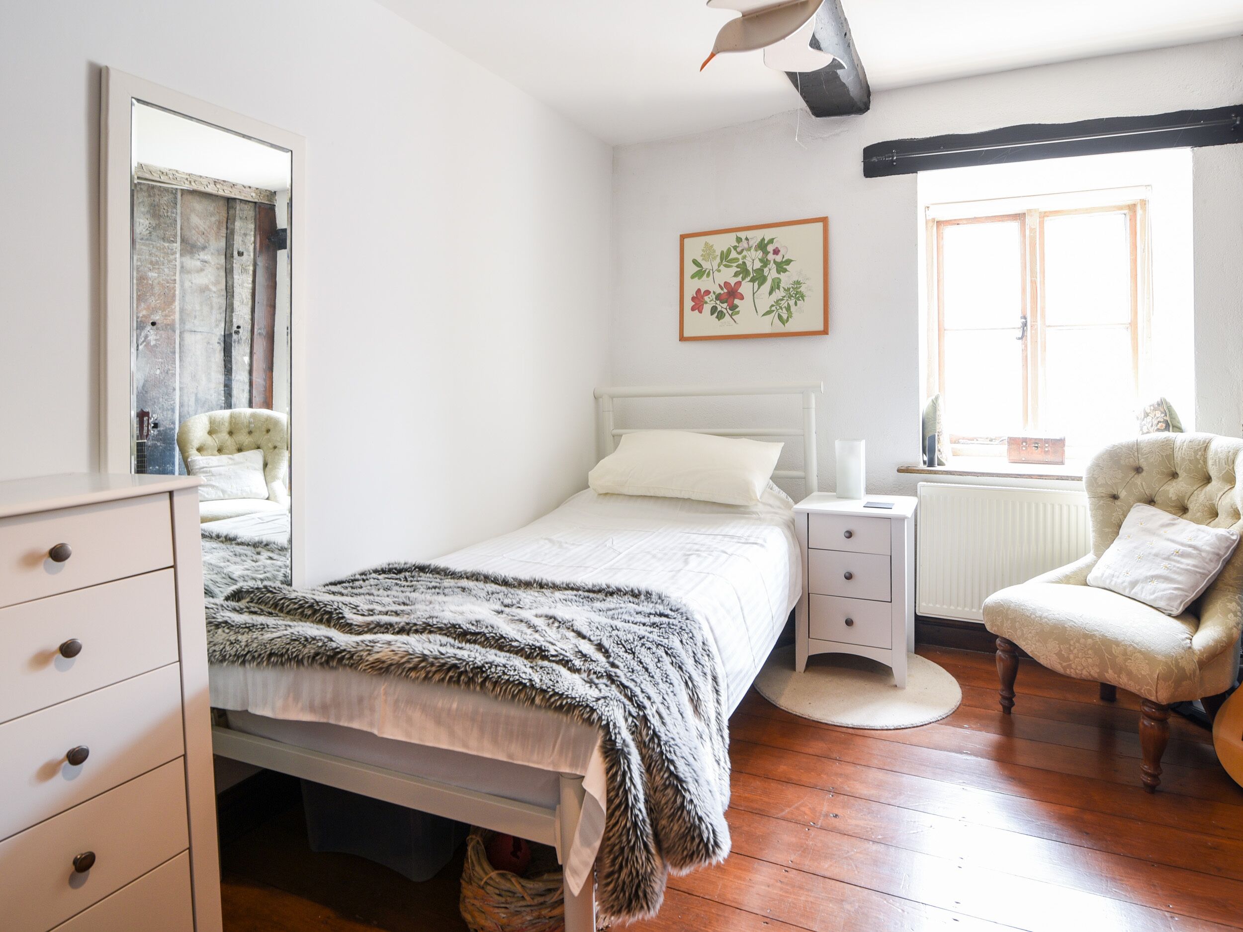 2 bedrooms, individually decorated, individually furnished, free WiFi