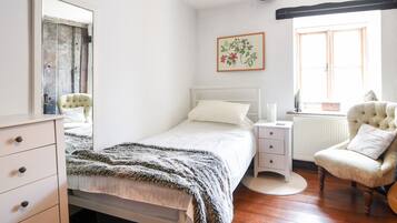 2 bedrooms, individually decorated, individually furnished, free WiFi