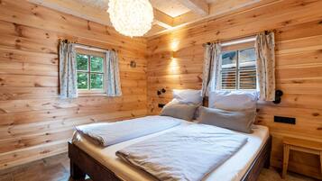 3 bedrooms, free WiFi, bed sheets