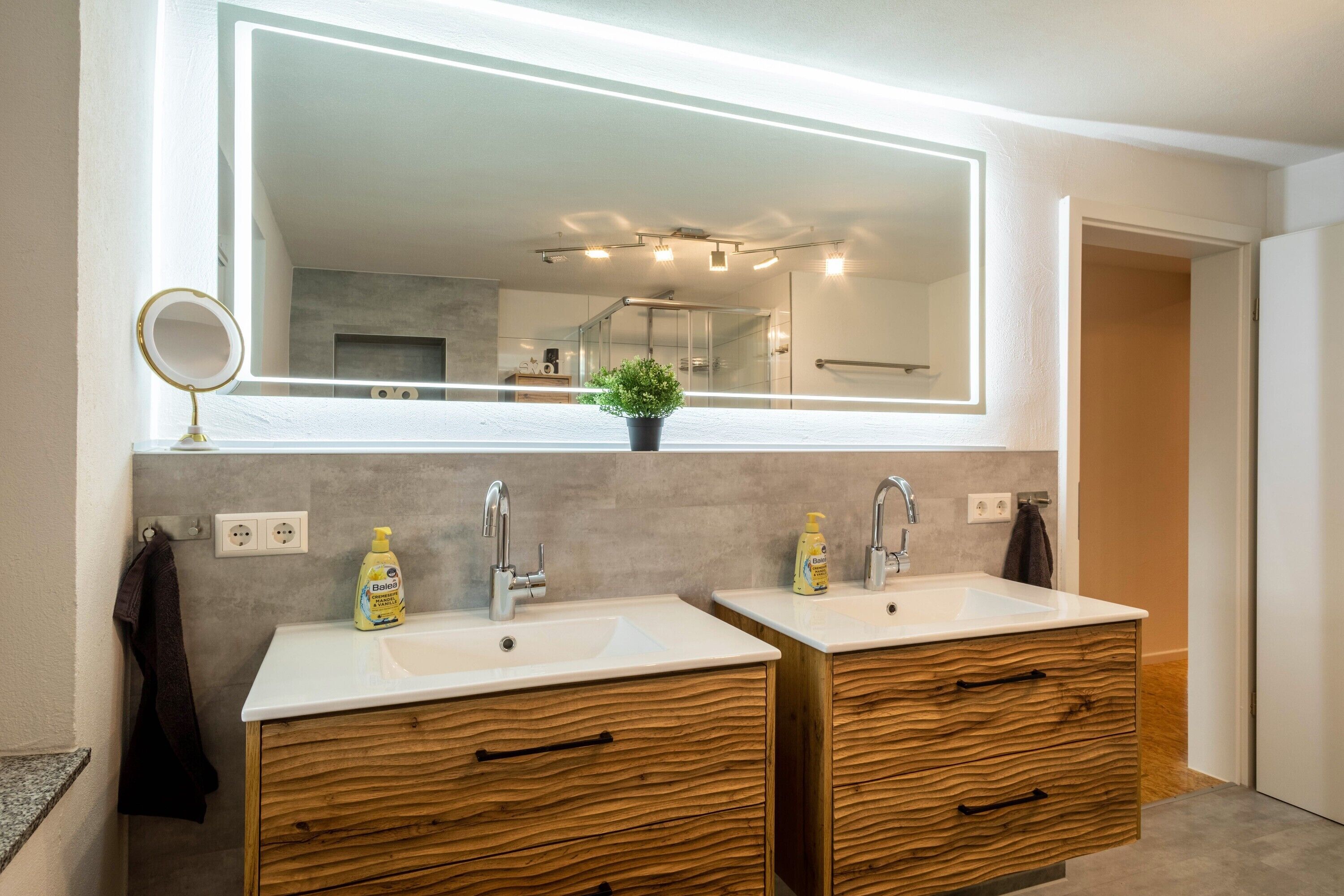 Bruser, hårtørrer, håndklæder