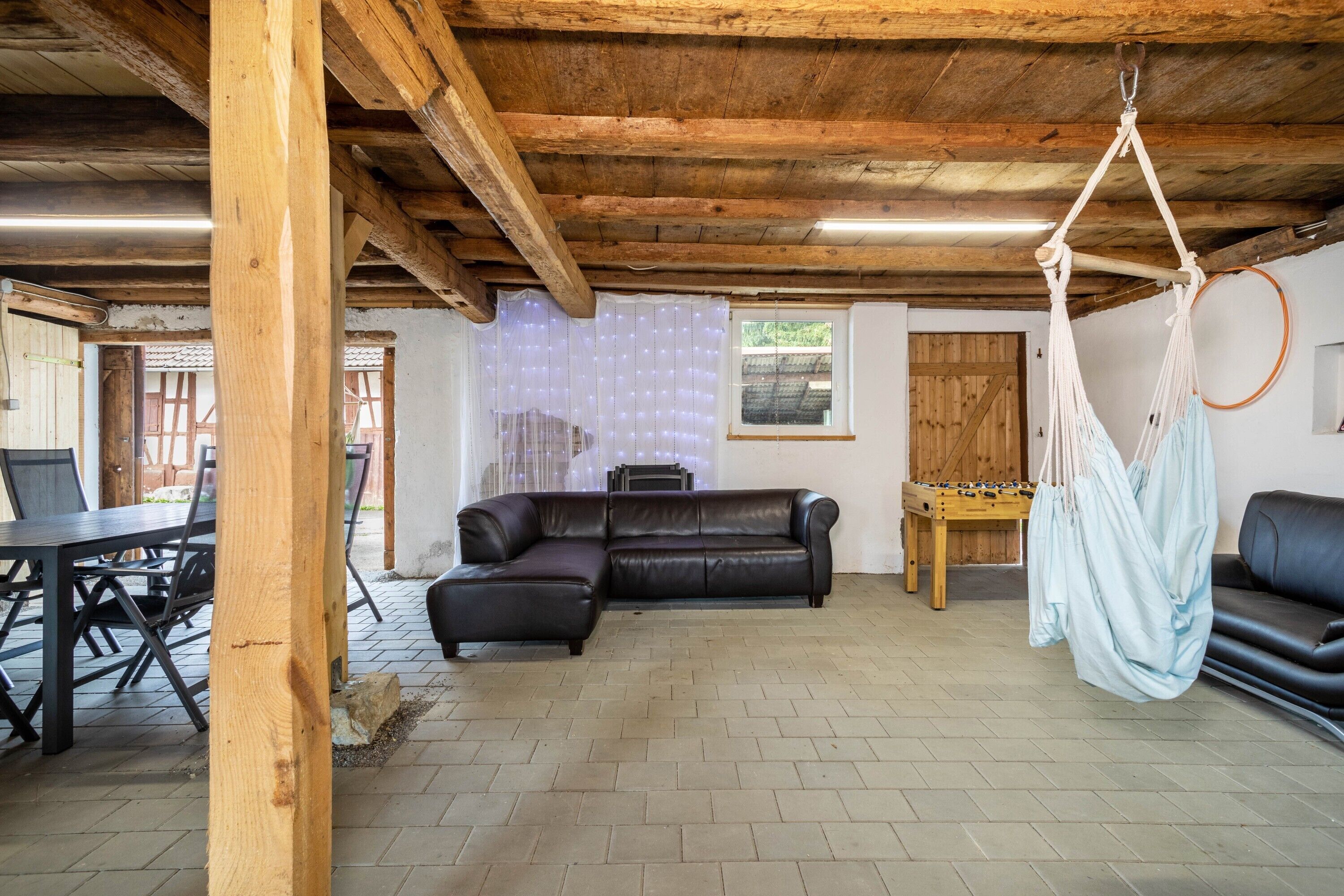 TV, table tennis, stereo