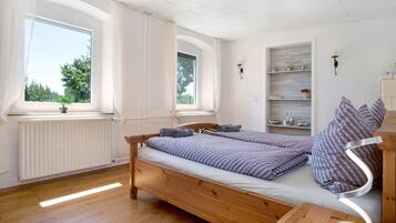 3 habitaciones, tabla de planchar con plancha y wifi gratis