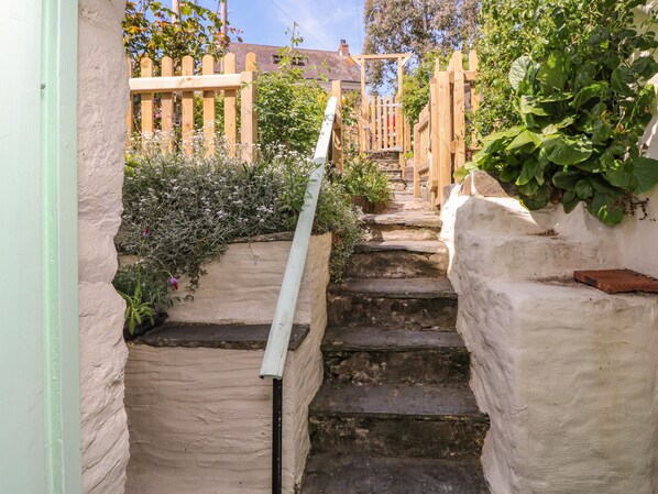 Cottage | Property grounds