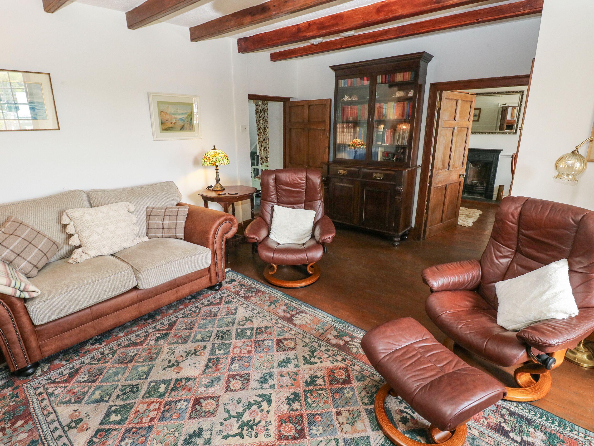 Cottage | Living area