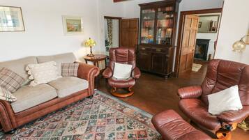 Cottage | Living area