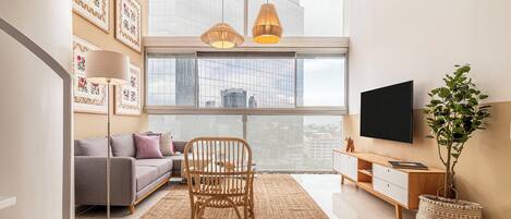 テレビ、書斎 / ワークスペース