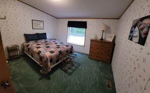 3 bedrooms, iron/ironing board, free WiFi, bed sheets