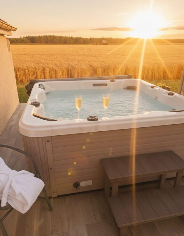 Outdoor spa tub - Le Domaine des Hirondelles (Champcenest)
