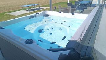 Hot tub