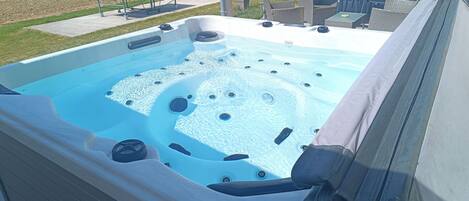Hot tub