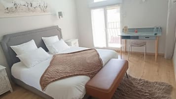 Double or Twin Room | Premium bedding, memory foam beds, soundproofing, free cribs/infant beds