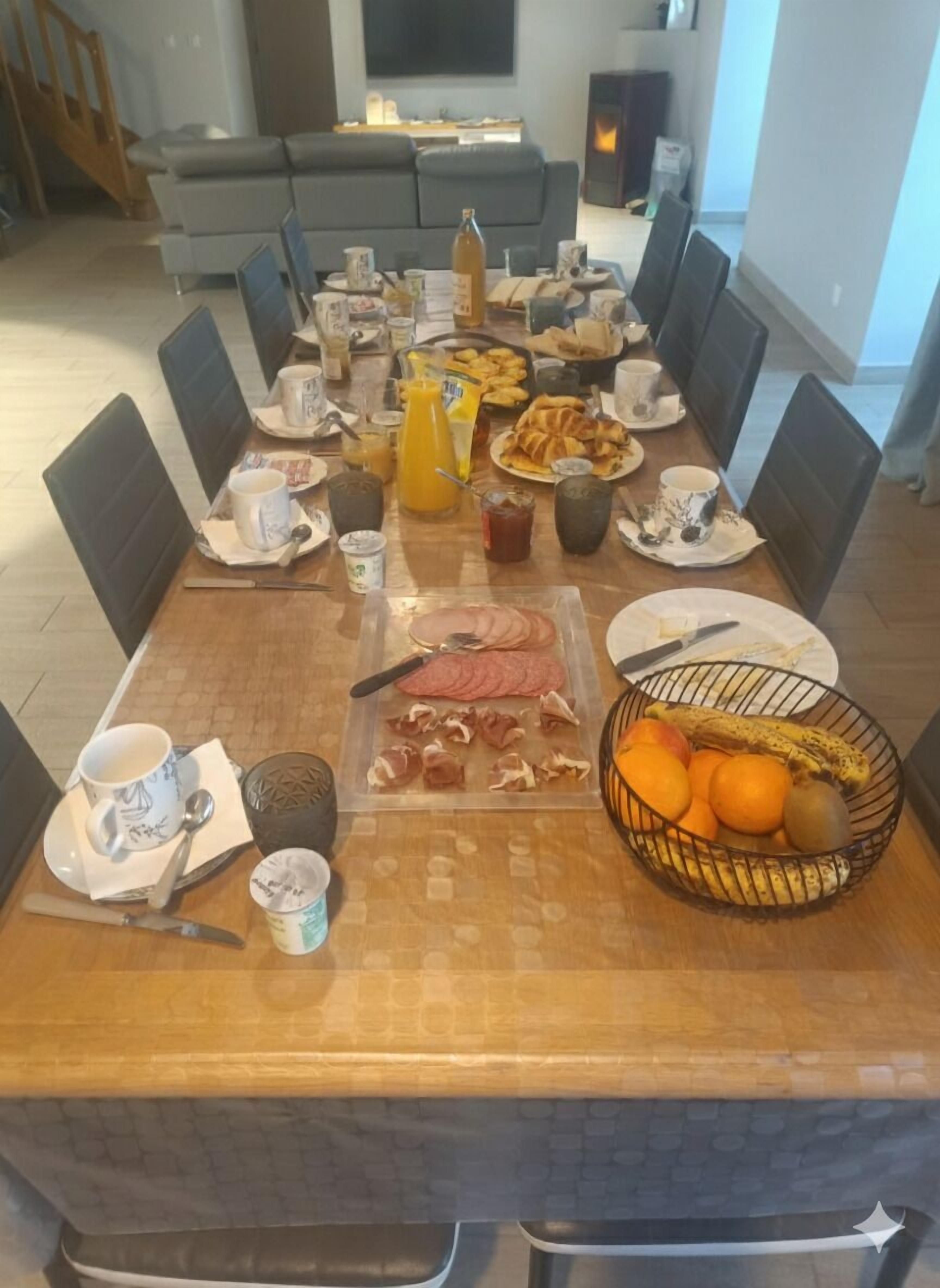 Free daily continental breakfast